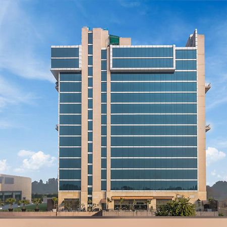 Golden Tulip Suites Gurgaon Eksteriør billede