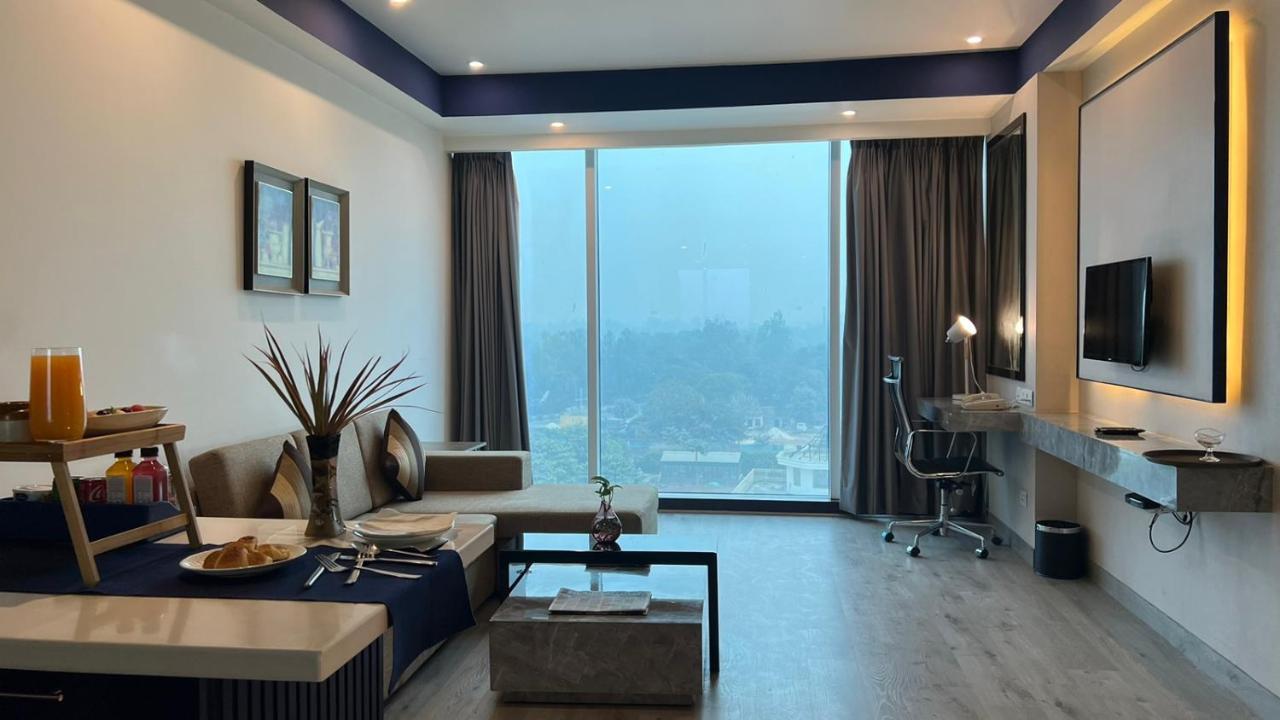 Golden Tulip Suites Gurgaon Eksteriør billede