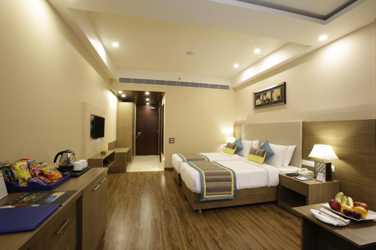 Golden Tulip Suites Gurgaon Eksteriør billede