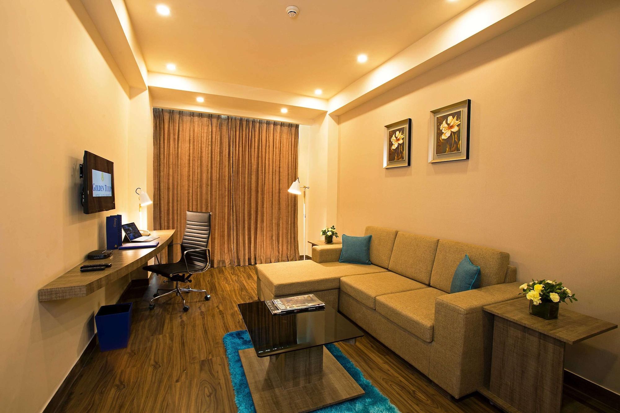 Golden Tulip Suites Gurgaon Eksteriør billede