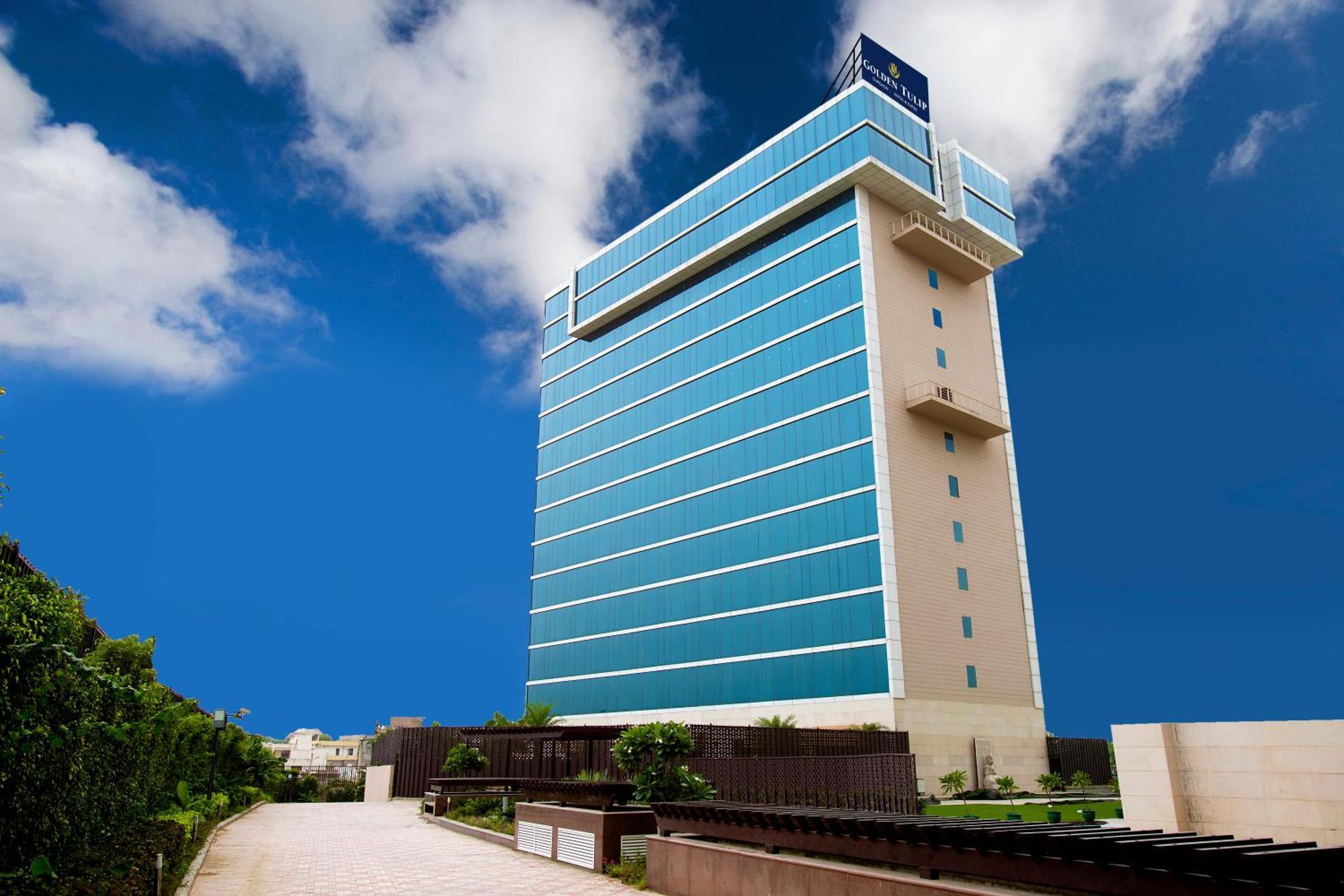 Golden Tulip Suites Gurgaon Eksteriør billede
