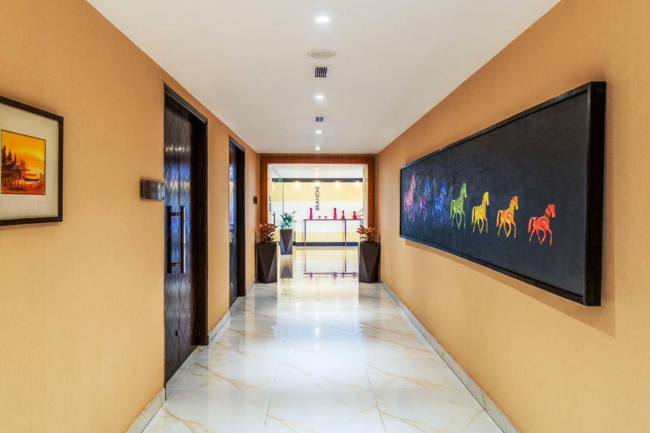 Golden Tulip Suites Gurgaon Eksteriør billede