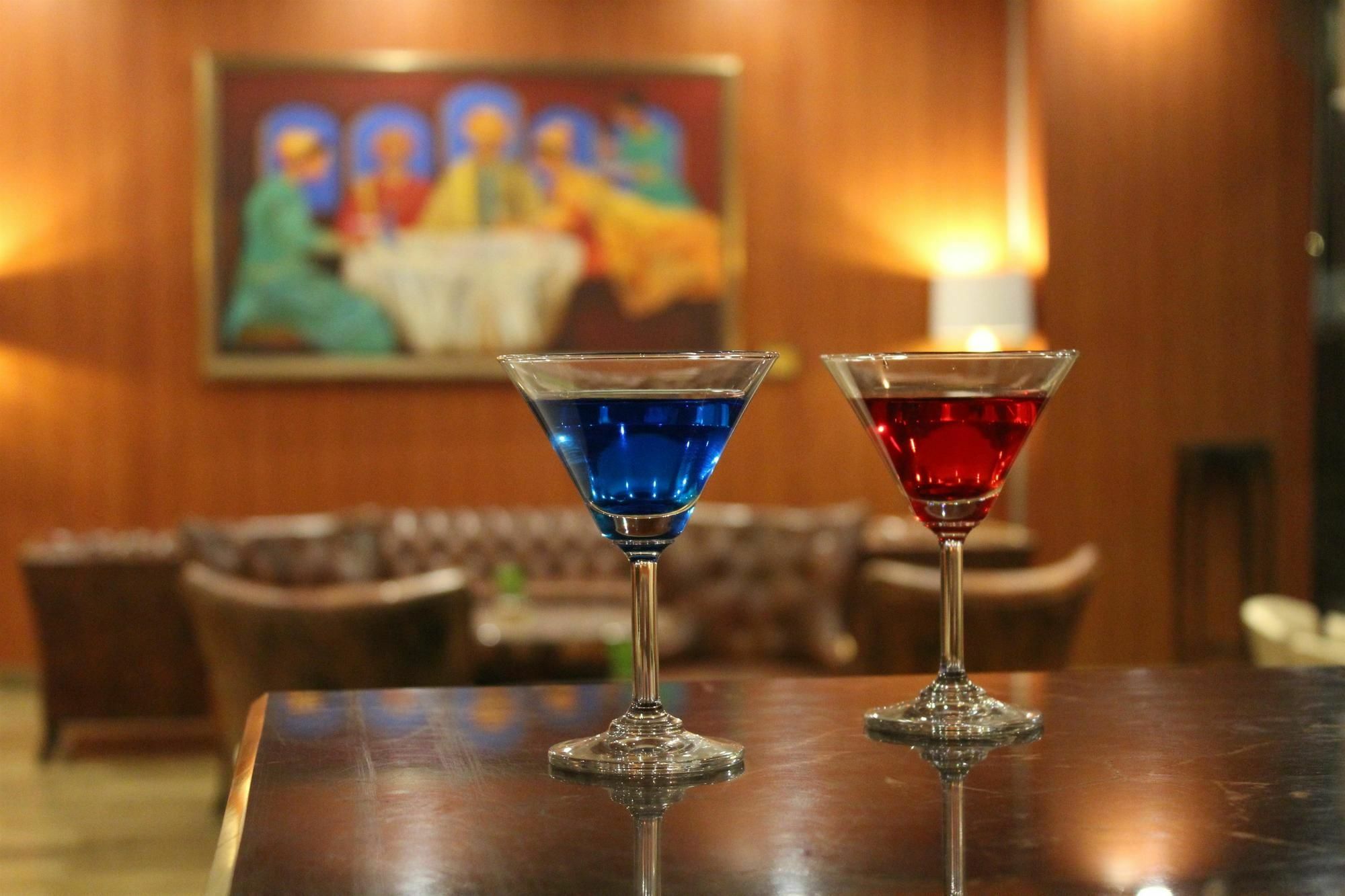 Golden Tulip Suites Gurgaon Eksteriør billede