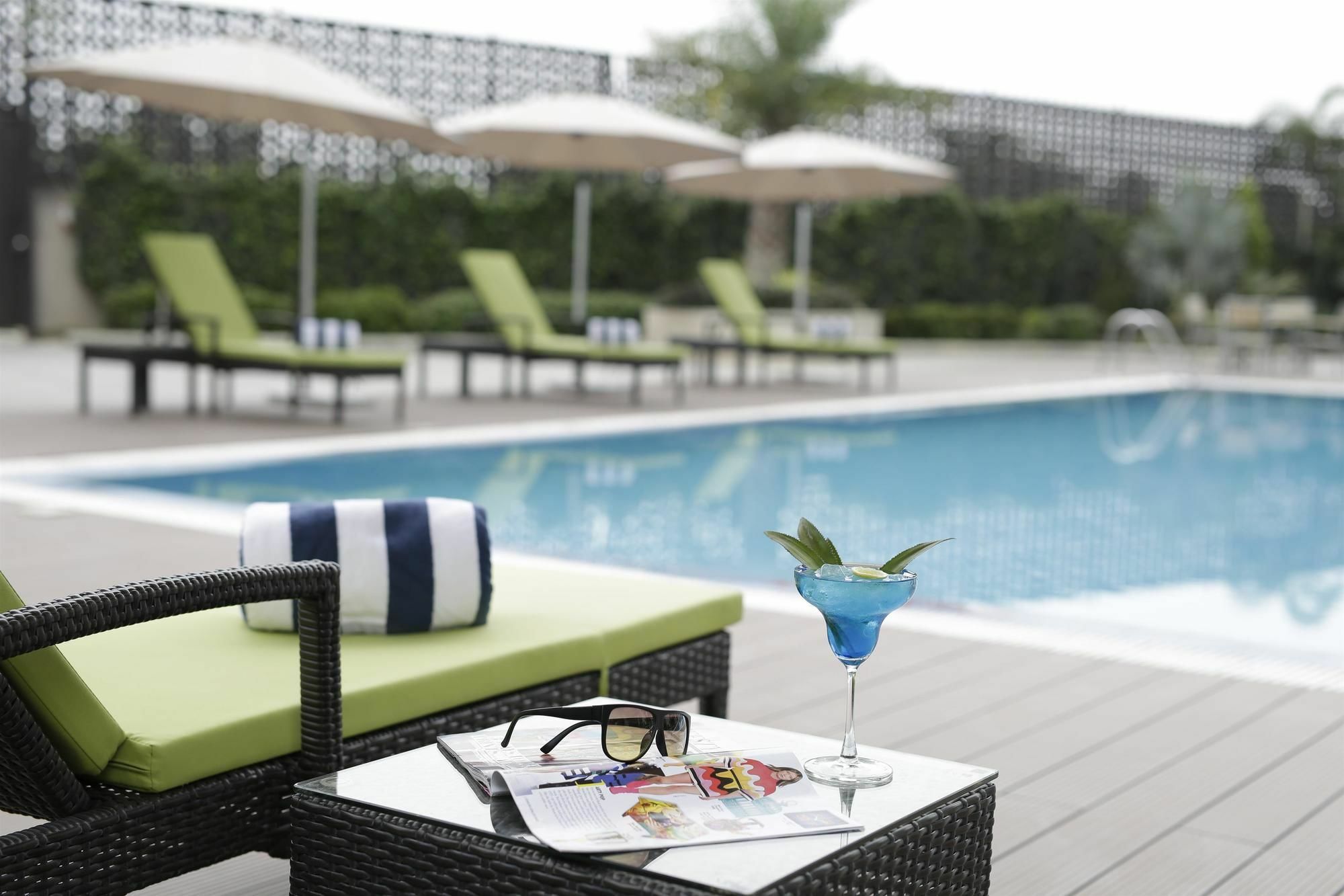 Golden Tulip Suites Gurgaon Eksteriør billede