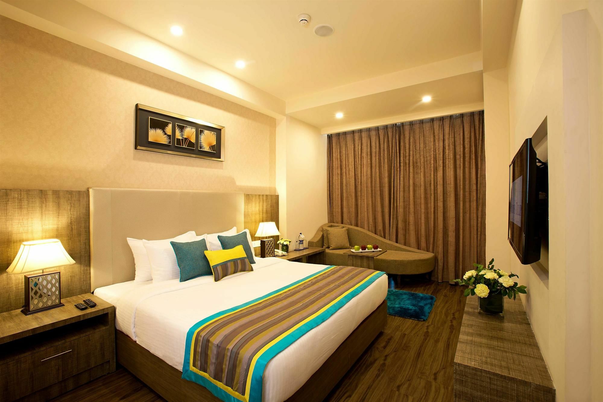 Golden Tulip Suites Gurgaon Eksteriør billede