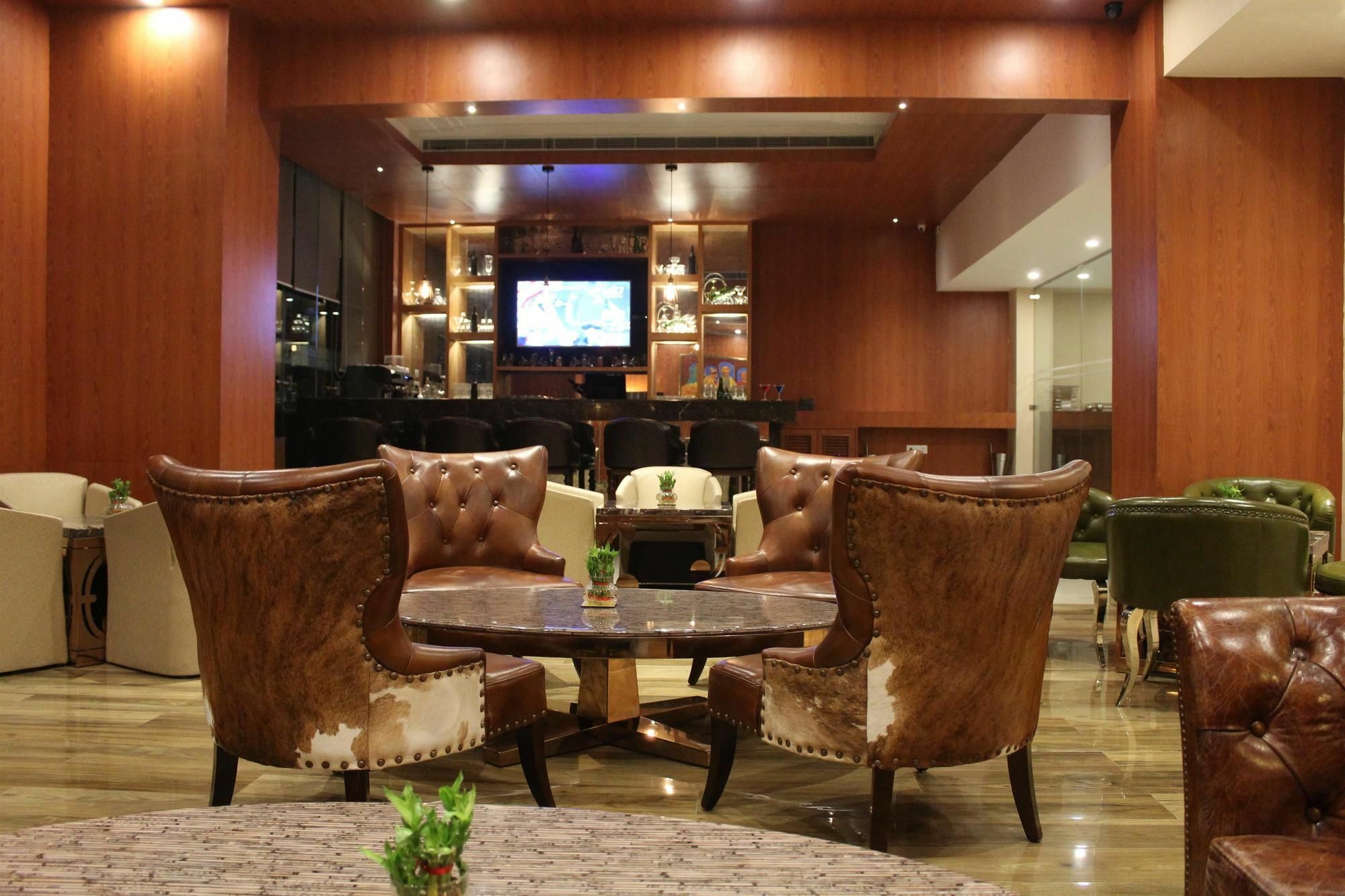 Golden Tulip Suites Gurgaon Eksteriør billede